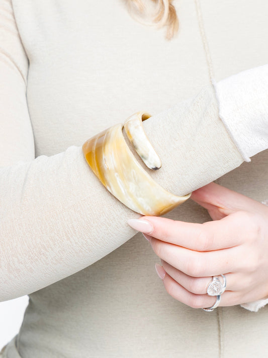Natural Marble Design Wrap-Around Bangle