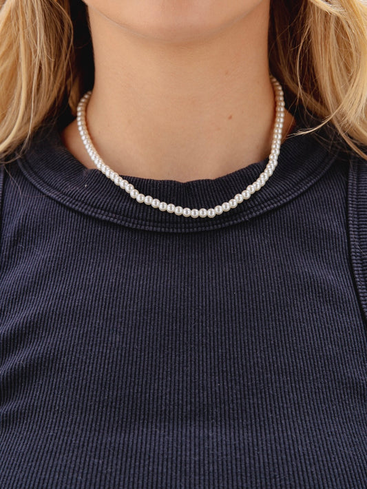 Classic Pearly White Necklace